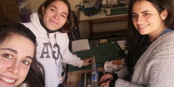 Las jóvenes forman parte de Verna diseño. Un proyecto de triple impacto.