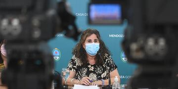 Ana María Nadal Ministra de Salud, Desarrollo Social y Deportes, realizó una conferencia de prensa sobre el tema Covid 19 y la pospandemia.
Foto:José Gutierrez / Los Andes