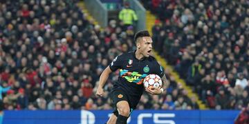 Lautaro Martínez le metió un golazo al Liverpool para darle vida al Inter.