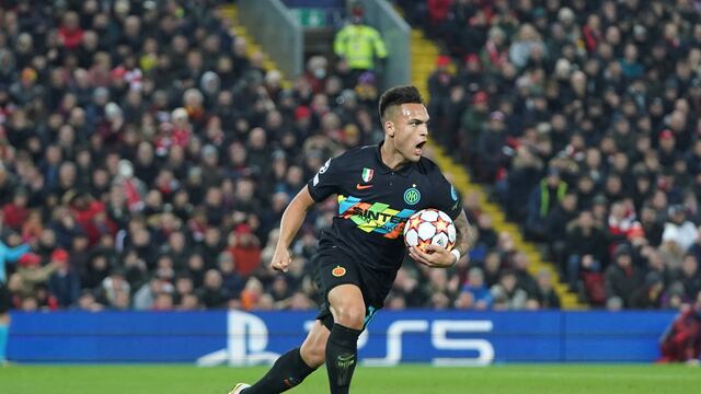 Lautaro Martínez le metió un golazo al Liverpool para darle vida al Inter.