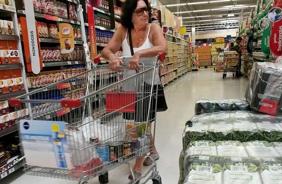 Advierten que por la ola de chilenos en Mendoza podría haber desabastecimiento y aumentos en la mercadería