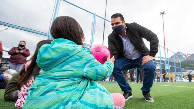 El Intendente Walter Vuoto inauguró el playón deportivo del B° Libertador