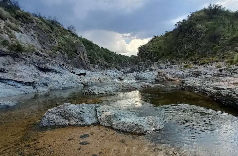 Un bosque de película y aguas cristalinas: así es el pueblo “escondido” en medio de las Sierras de Córdoba