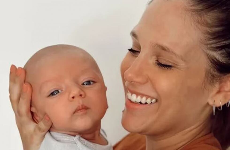 Ni a ella ni a su esposo: Barbie Vélez mostró a quién se parece su hijo Salvador y causó revuelo en Instagram