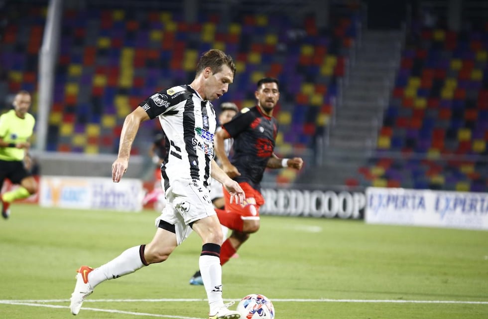 El delantero ex Talleres que jugó con las dos camisetas y no lo dudó: “Está a la altura de Boca”