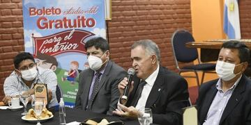 Osvaldo Jaldo se reunió con intendentes y delegados comunales de Cruz Alta