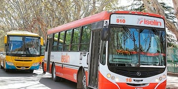 La empresa de autotransportes Iselín anunció que por el momento el precio del boleto del pasaje no aumentará en el sur mendocino.