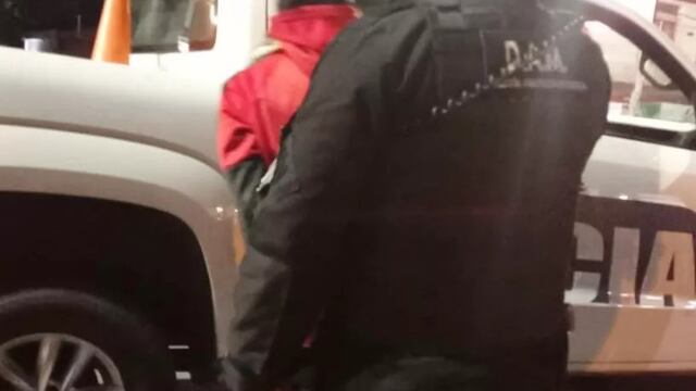 Prestó su teléfono para una llamada y le terminaron robando .