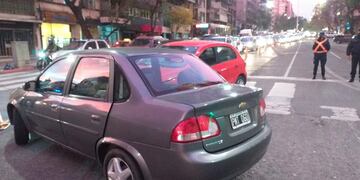 El Chevrolet Corsa tenía pedido de secuestro.