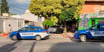 Investigan la muerte de una mujer policía en su casa en barrio Tranviarios.