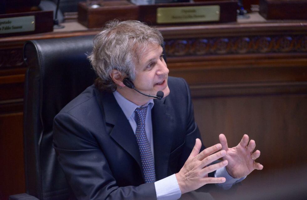 Patentes: a Felipe Miguel le costó explicar por qué las boletas vienen con hasta 100% de aumentos