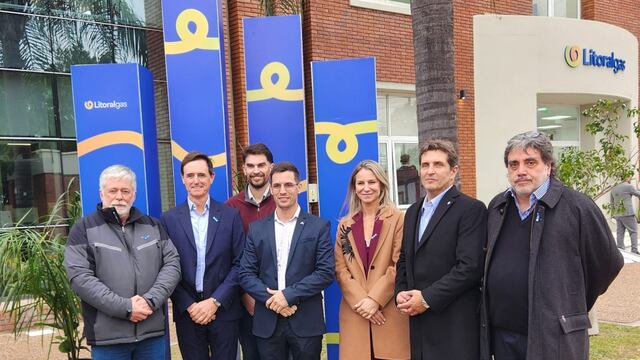 Leonardo Viotti en la inauguración de la Base operativa Rosario de Litoral Gas,