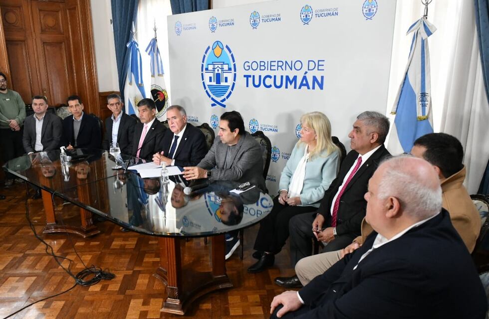 Intervención en Alberdi: Acevedo respaldó la firma del DNU