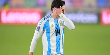 Santiago Fernández, marcador central de Talleres, fue expulsado en el debut de la selección sub 20 en el Mundial.