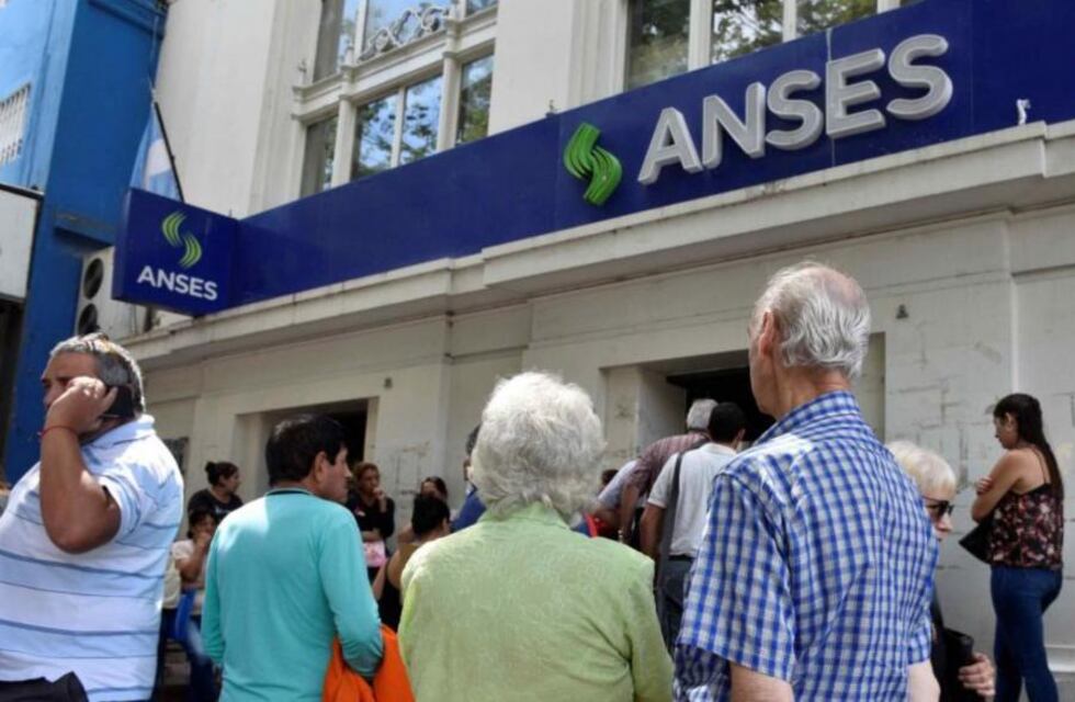 El Gobierno lanzó una jubilación anticipada para desocupados