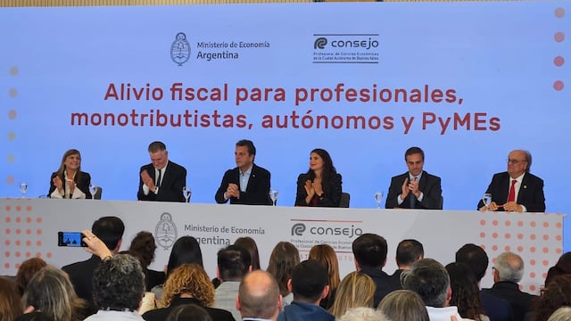 Massa en el Consejo de Profesionales de Ciencias Económicas