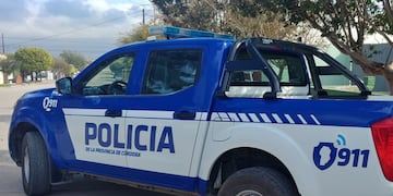Un municipal fue atropellado tras la desarticulación de una fiesta clandestina.