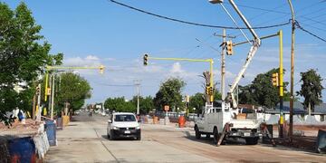 Está habilitado el tránsito en Alberdi y colocan luces led.