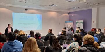 Capacitación en "Formación Gerontológica: Fortaleciendo Cuidados y Capacidades”.