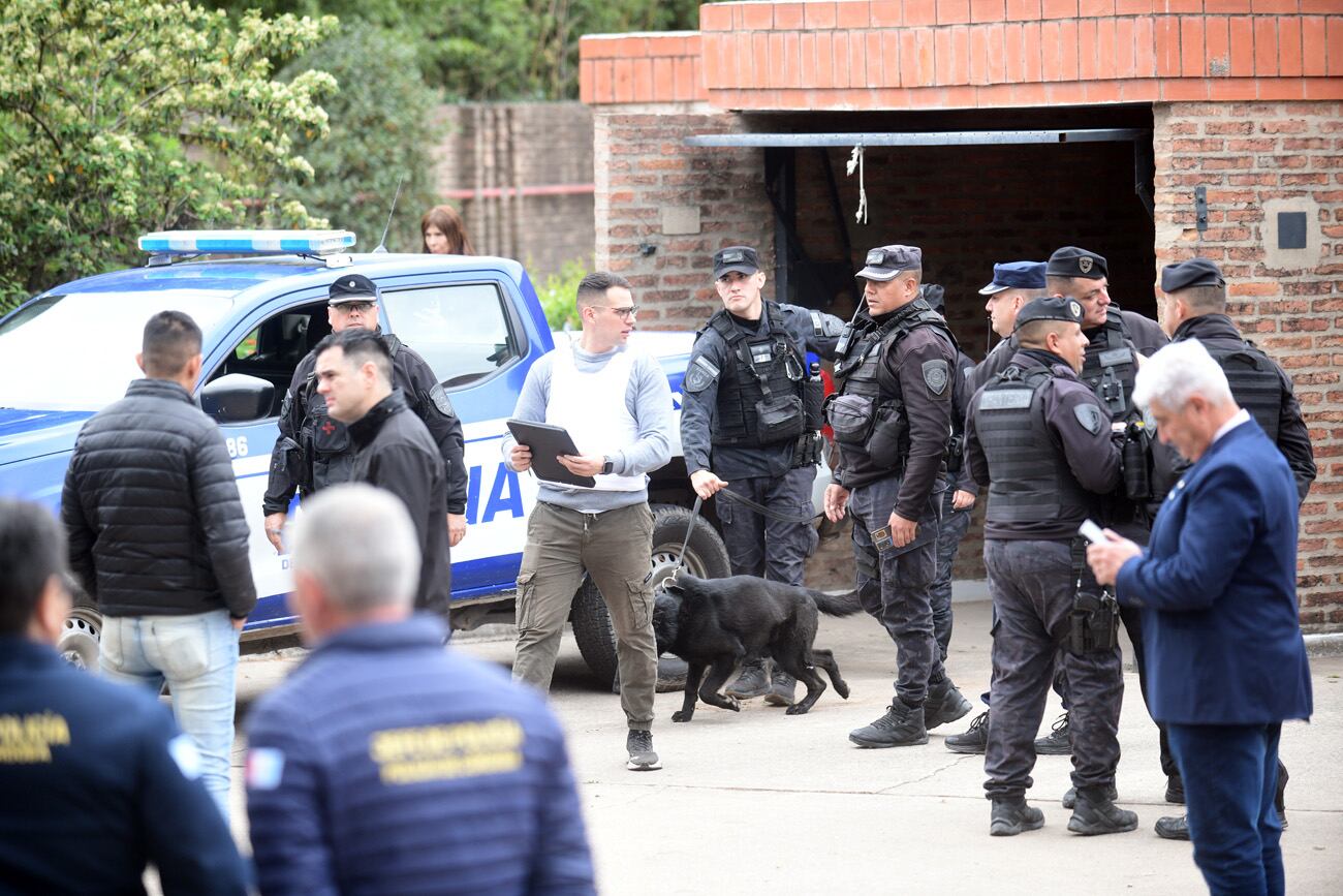 Megaoperativo de seguridad en un "telo" de Córdoba. 