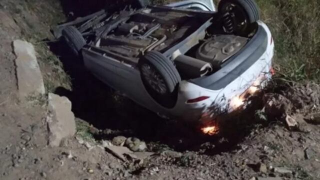 Pasó en San Juan. Volcó en un zanjón por estar alcoholizada.