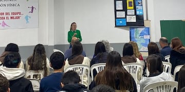 Charlas de educación y concientización ambiental
