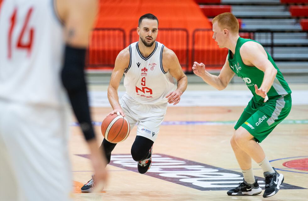 En la vuelta al básquet de Islandia, el Valur de Pablo Bertone se impuso al Grindavik