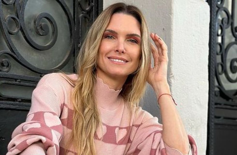 Sofía Zámolo desafió al invierno con un conjunto total white