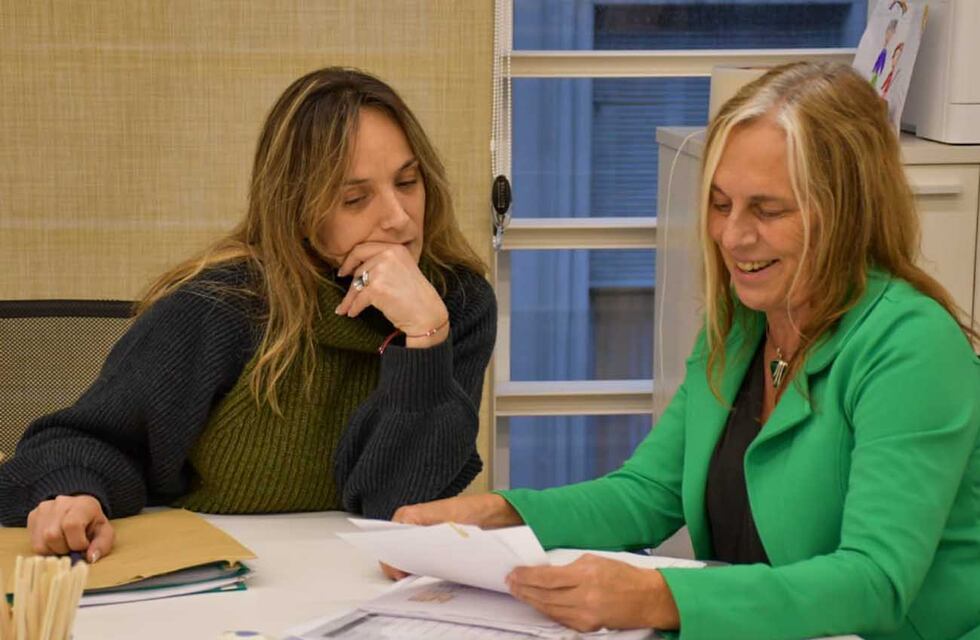 Continúan las polémicas por el balotaje: una funcionaria de Llaryora mostró su apoyo a Massa