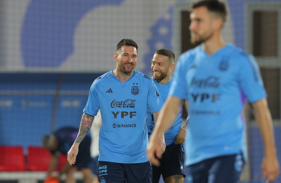 Lionel Messi se entrenó a la par de sus compañeros y llegó la calma a la Selección argentina