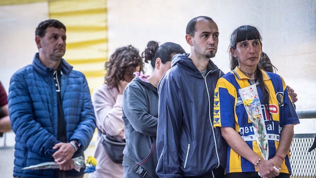 El ingreso al club se habilitó en la puerta 6 desde la tarde del martes.