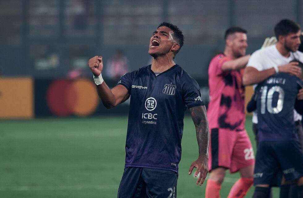 En Lima, Talleres empató sin goles ante Sporting Cristal y se clasificó a octavos de final de la Copa Libertadores