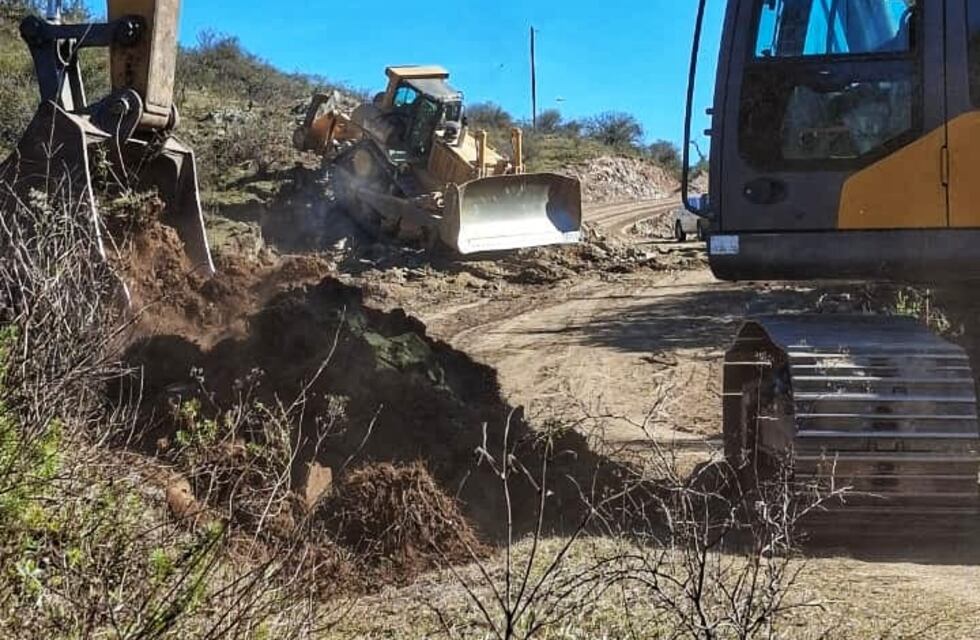 Vialidad Provincial interviene la Ruta 21 en Santa Rosa y El Alto