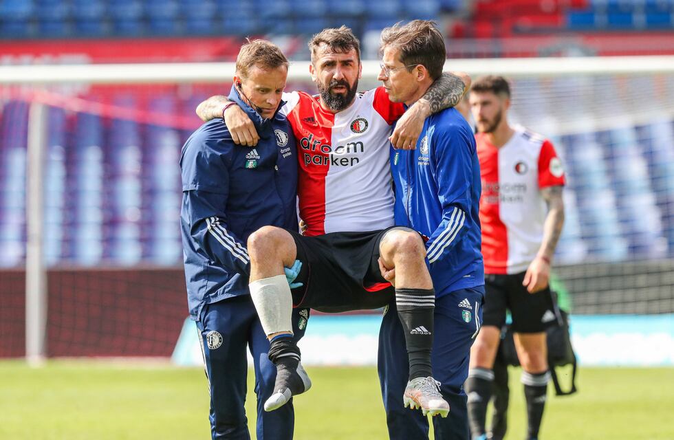 Escalofriante lesión de Lucas Pratto en Feyenoord