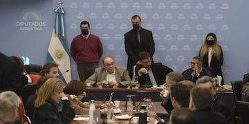 La oposición firmó dictamen en las comisiones de Asuntos Constitucionales, Justicia y Presupuesto (Foto: Federico López Claro)