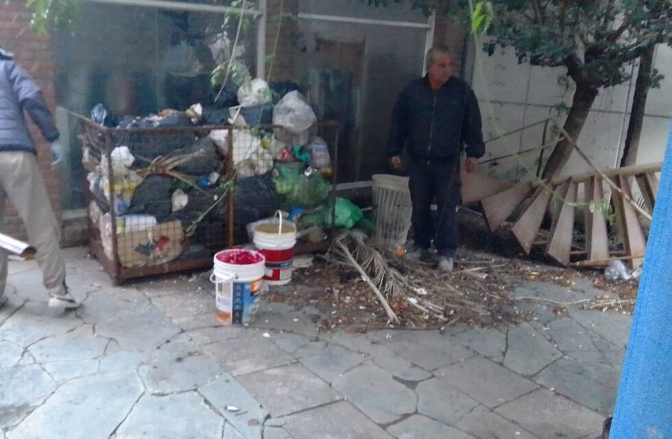 Higiene Urbana de Tres Arroyos procedió a la limpieza del Paseo Español