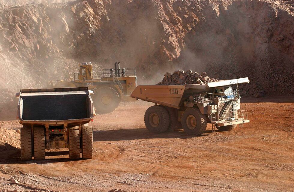 Alumnos de Malargüe reclamaron por la minería en la Legislatura