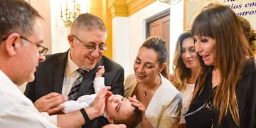 Belén Francese y Fabián Lencinas bautizaron a Vitto y Moria Casán fue la madrina.