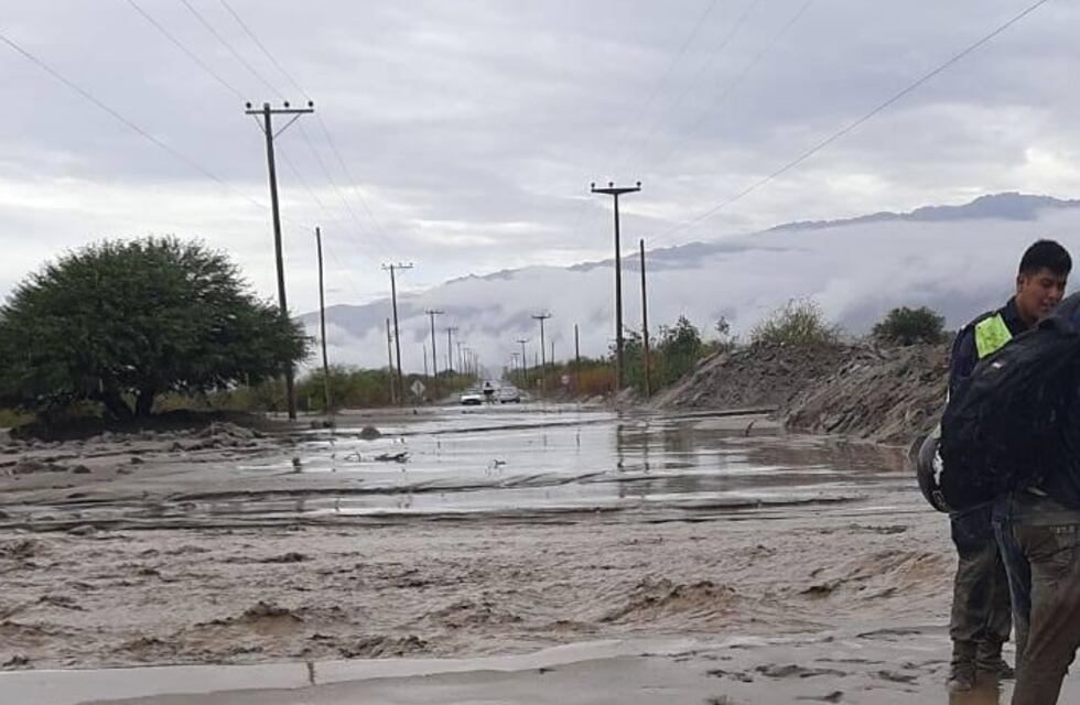 Tormenta en Salta: se inundó el camino entre Cafayate y Animaná
