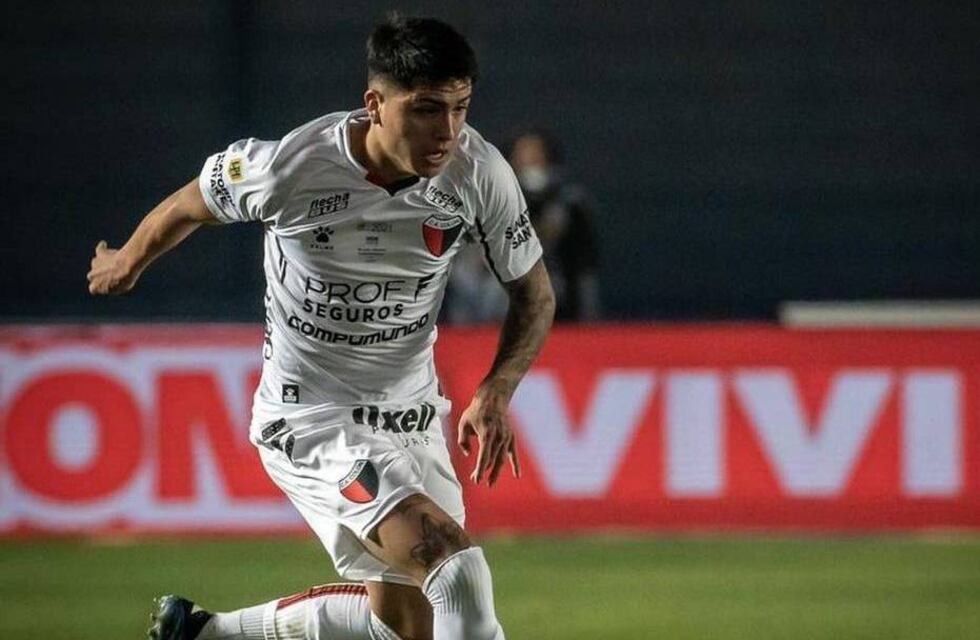 Facundo Farías decidió quedarse en Colón a pesar del interés de River y Boca