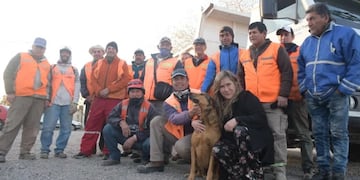 Flaco acompaña a los trabajadores recolectores de residuos todos los días en sus labores.