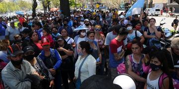 Caos y descontrol en una manifestación frente al Ministerio de Desarrollo Social.