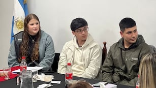 De qué trata MUNA, el programa para que chicas y chicos fuera de la escuela completen el secundario