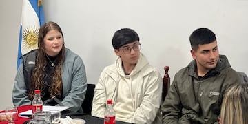 De qué trata MUNA, el programa para que chicas y chicos fuera de la escuela completen el secundario