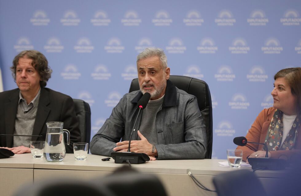 Milei acusó a periodistas de integrar una “red de espionaje ilegal” tras la filtración de un nuevo audio de Karina