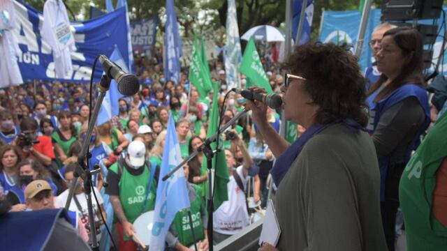 Los gremios docentes de Santa Fe comunicarán el miércoles si aceptan o no la oferta salarial.
