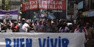 El Frente Darío Santillán de Córdoba marchó por el Centro de la ciudad.