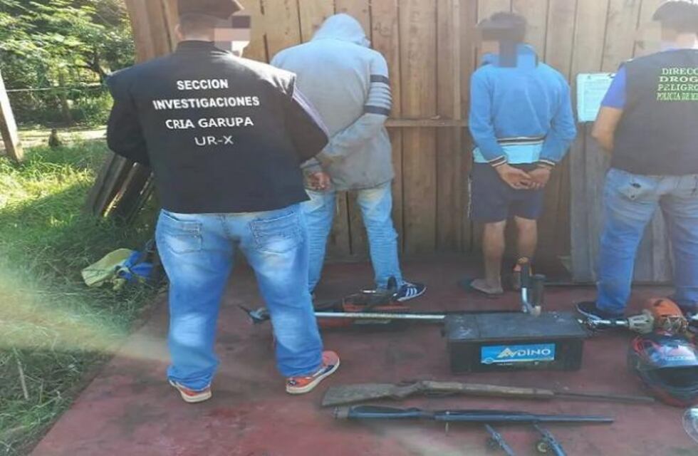 Tras un allanamiento, detienen a dos individuos y secuestran armas de fuego