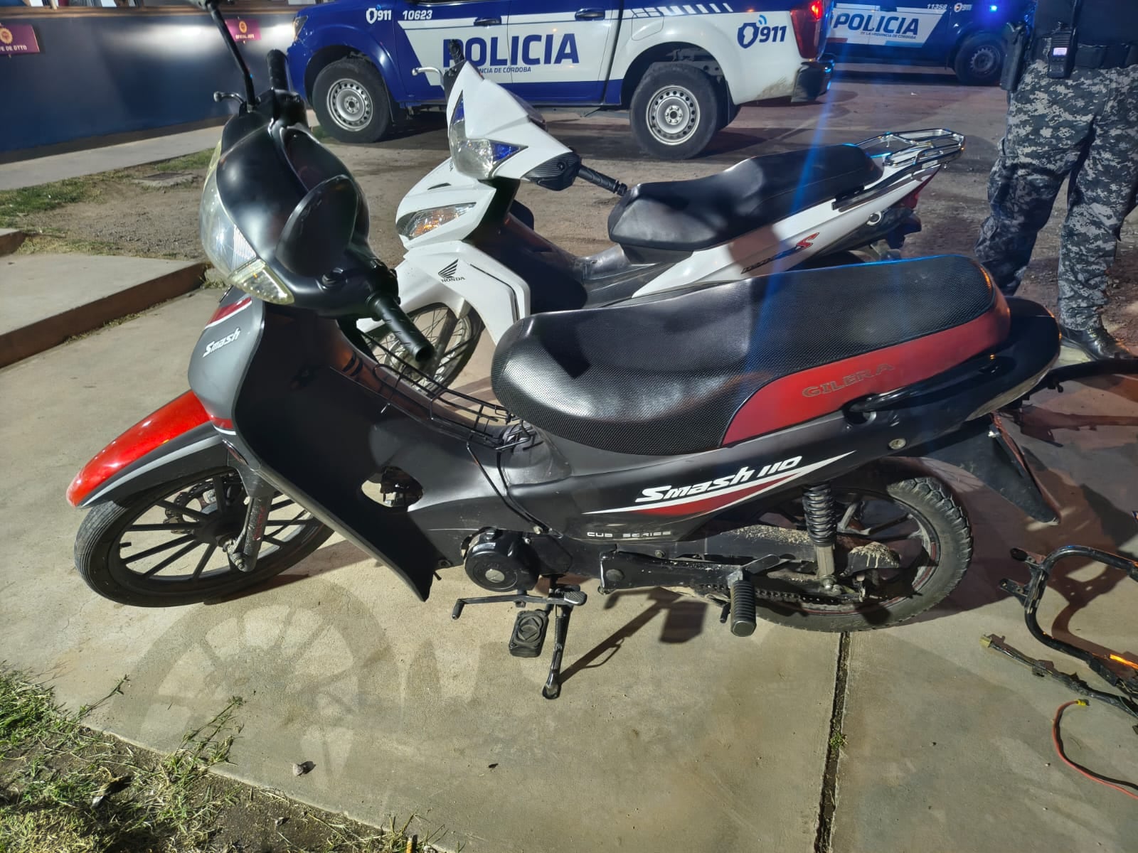 Un desarmadero de motos en Villa El Libertador.
