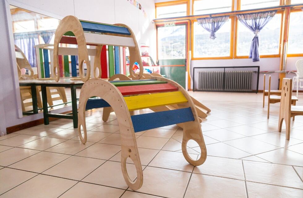 Gobierno recibió juguetes para los centros de cuidado de la provincia